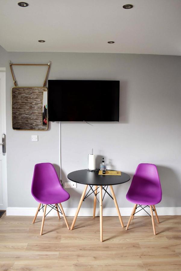 Modern Luxury 1 Bed Apartment With Parking Near Stansted Airport Stansted Mountfitchet Bagian luar foto
